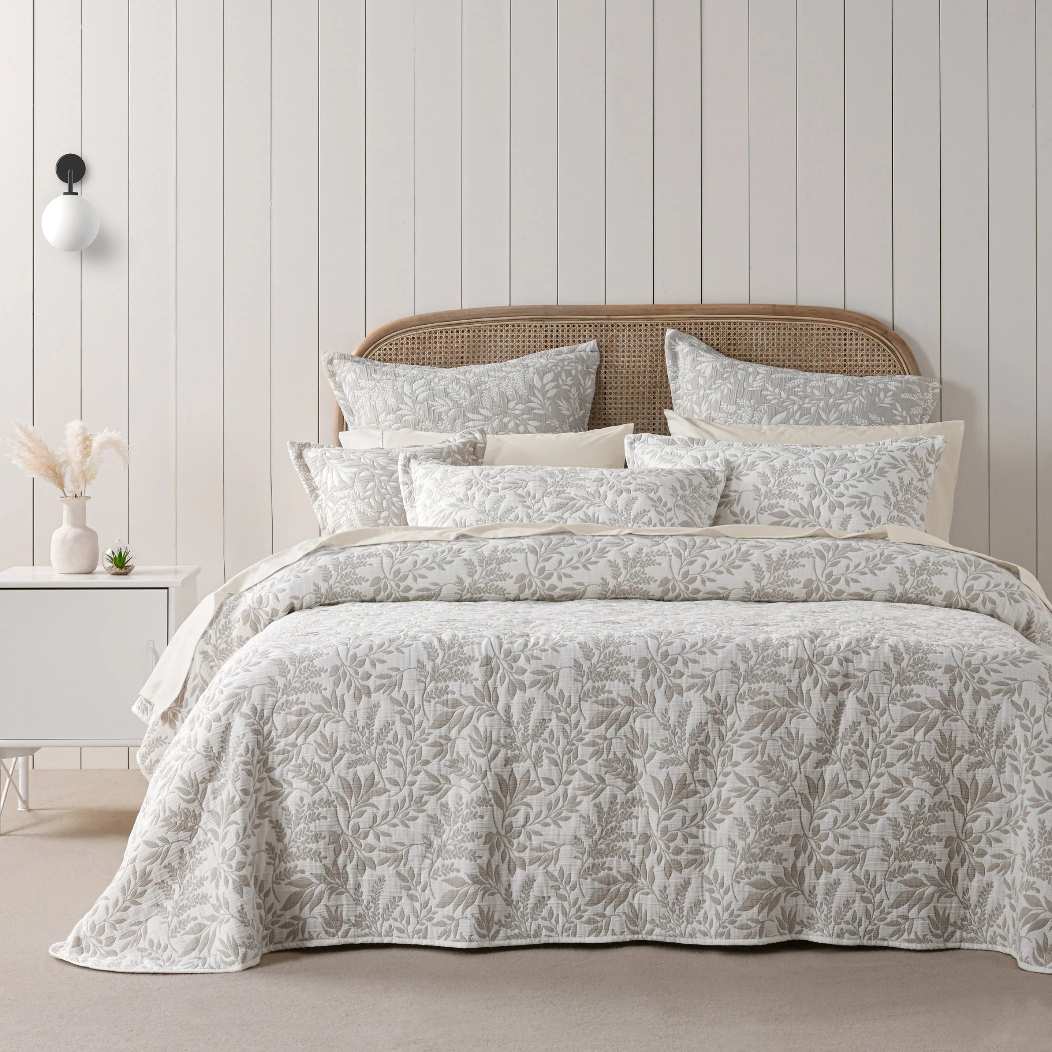 Amelia Jacquard Bedspread Set - Mattress & Pillow ScienceQuilt Cover Set