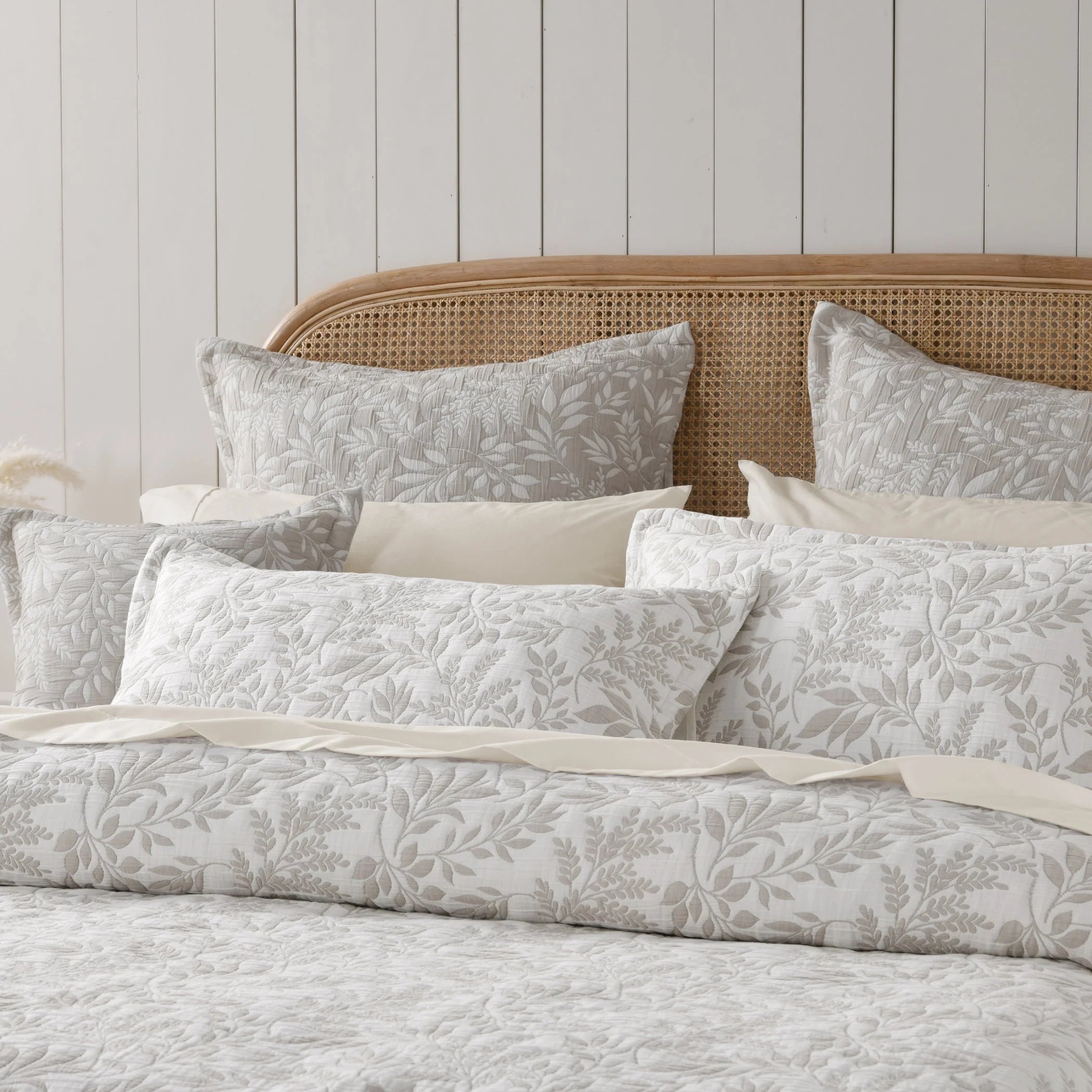 Amelia Jacquard Bedspread Set - Mattress & Pillow ScienceQuilt Cover Set