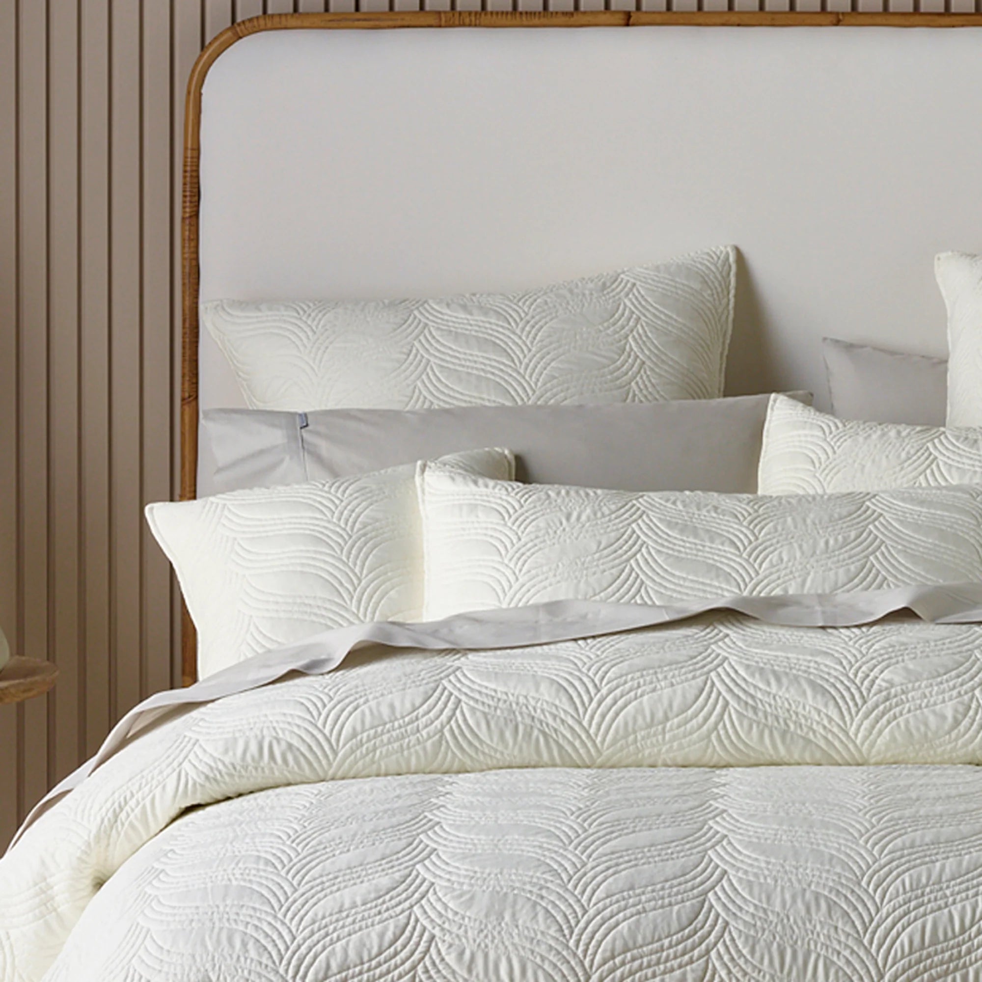 Kamala Quilted Bedspread Set - Mattress & Pillow ScienceQuilt Cover Set