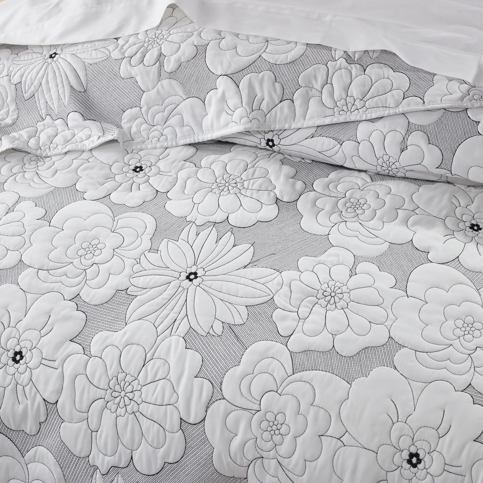 Leona Embroidered Bedspread Set - 4 Piece Set - Mattress & Pillow ScienceQuilt Cover Set